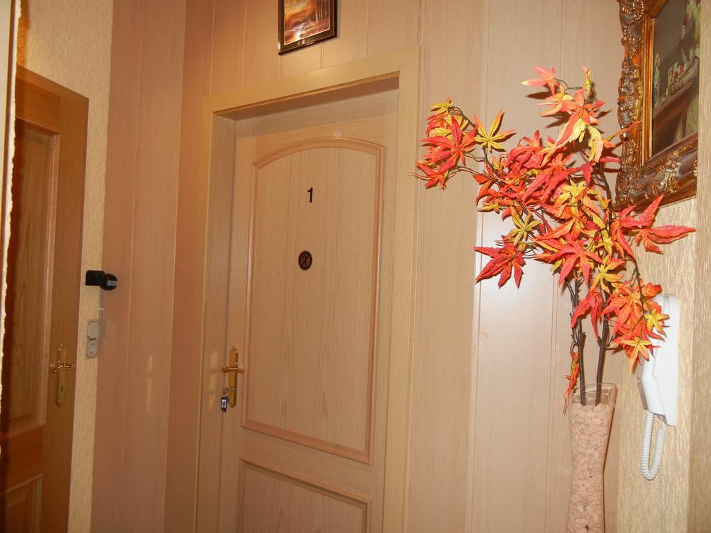 Gaestehaus Monika Hornbach Ruang foto