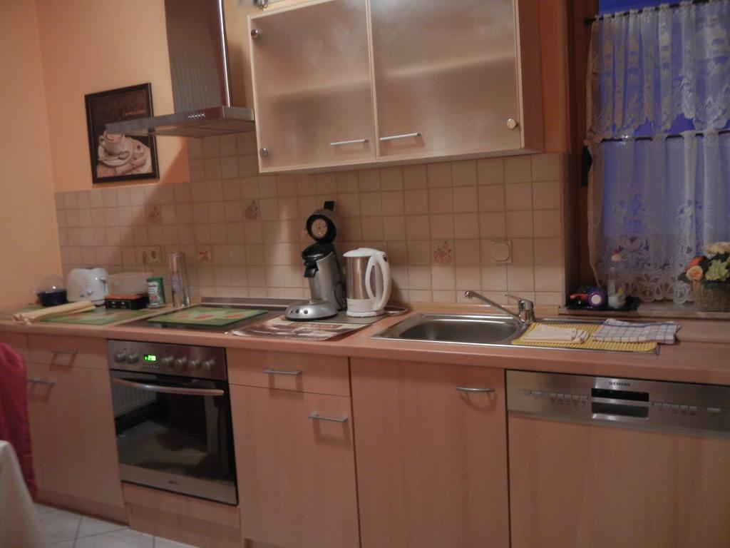 Gaestehaus Monika Hornbach Bagian luar foto